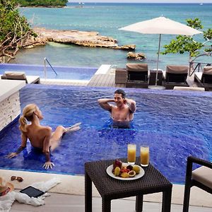 Sunset Swim out Suite